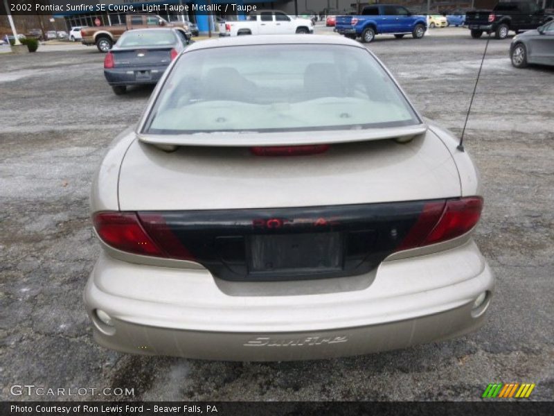 Light Taupe Metallic / Taupe 2002 Pontiac Sunfire SE Coupe
