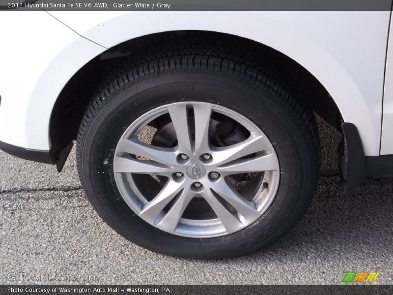 Glacier White / Gray 2012 Hyundai Santa Fe SE V6 AWD