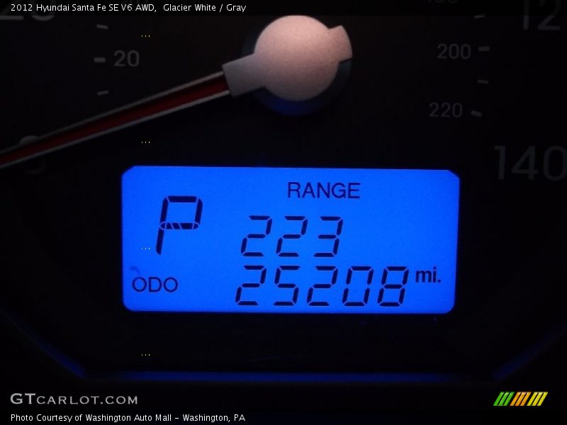 Glacier White / Gray 2012 Hyundai Santa Fe SE V6 AWD