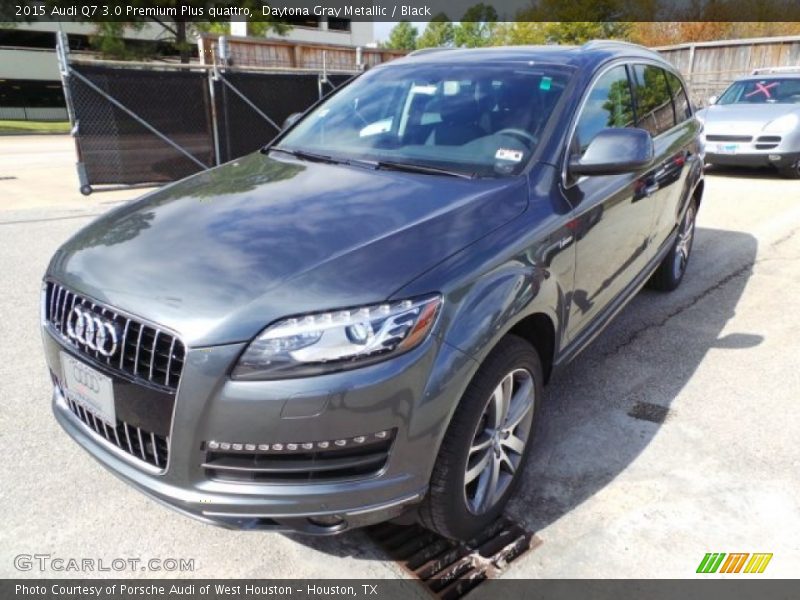 Front 3/4 View of 2015 Q7 3.0 Premium Plus quattro