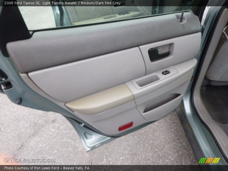 Light Tundra Metallic / Medium/Dark Flint Grey 2006 Ford Taurus SE