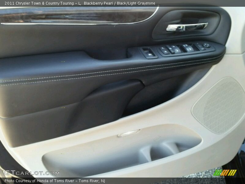 Blackberry Pearl / Black/Light Graystone 2011 Chrysler Town & Country Touring - L