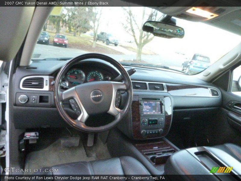 Summit White / Ebony Black 2007 GMC Yukon Denali AWD
