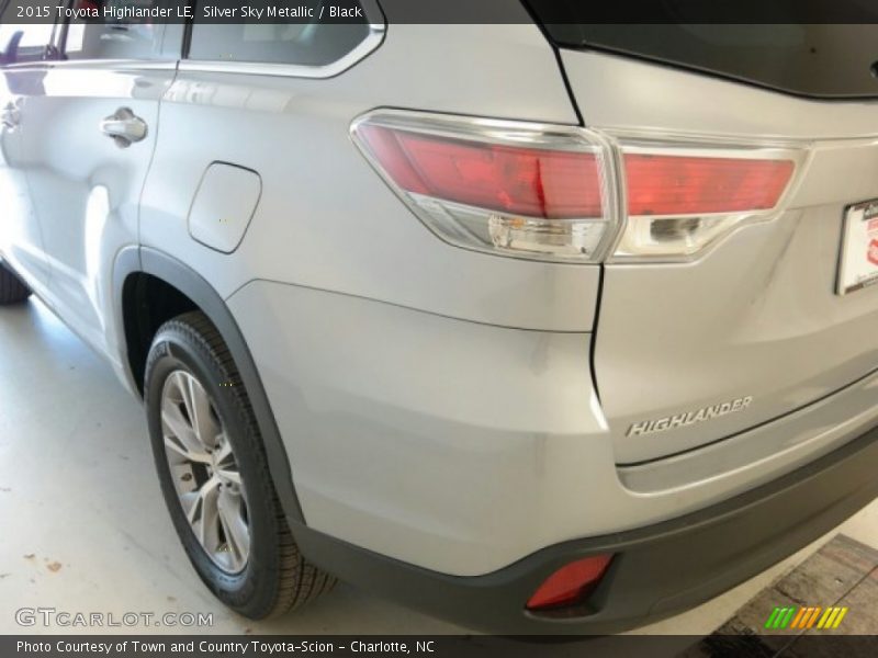 Silver Sky Metallic / Black 2015 Toyota Highlander LE