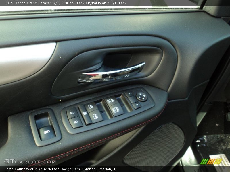 Brilliant Black Crystal Pearl / R/T Black 2015 Dodge Grand Caravan R/T