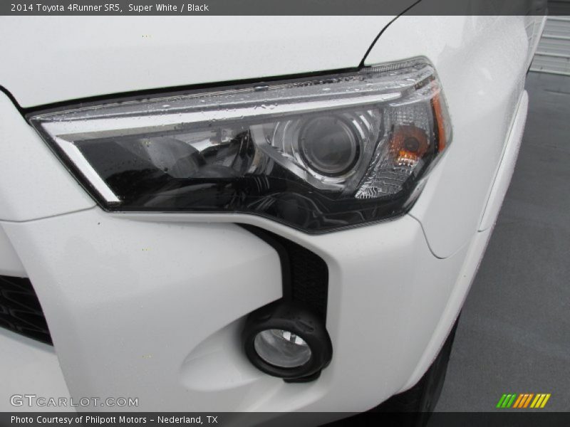 Super White / Black 2014 Toyota 4Runner SR5