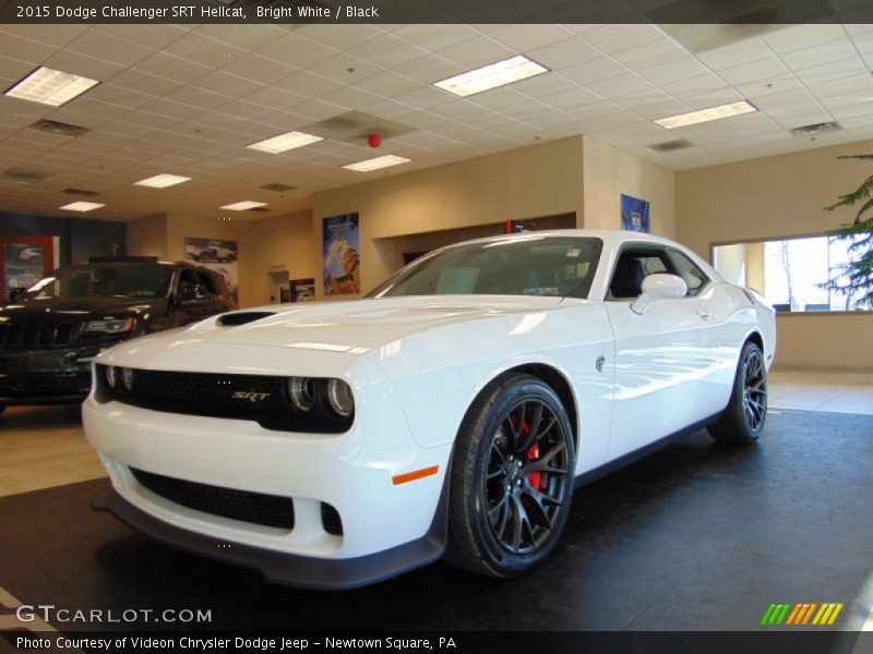 Front 3/4 View of 2015 Challenger SRT Hellcat