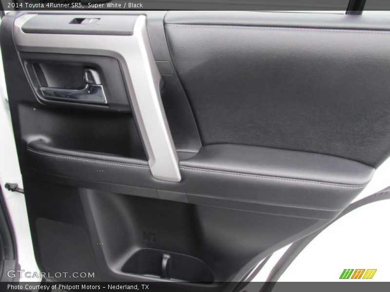 Super White / Black 2014 Toyota 4Runner SR5