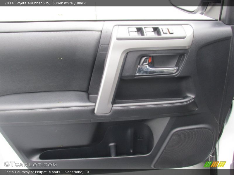 Super White / Black 2014 Toyota 4Runner SR5