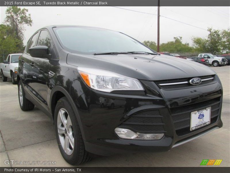 Tuxedo Black Metallic / Charcoal Black 2015 Ford Escape SE