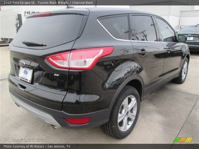 Tuxedo Black Metallic / Charcoal Black 2015 Ford Escape SE