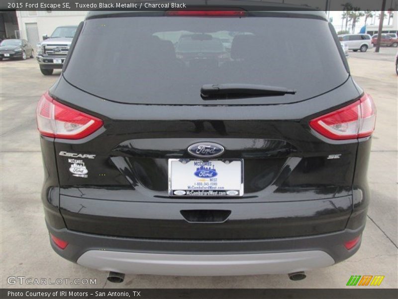 Tuxedo Black Metallic / Charcoal Black 2015 Ford Escape SE