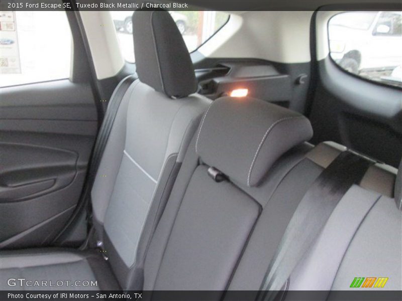 Tuxedo Black Metallic / Charcoal Black 2015 Ford Escape SE