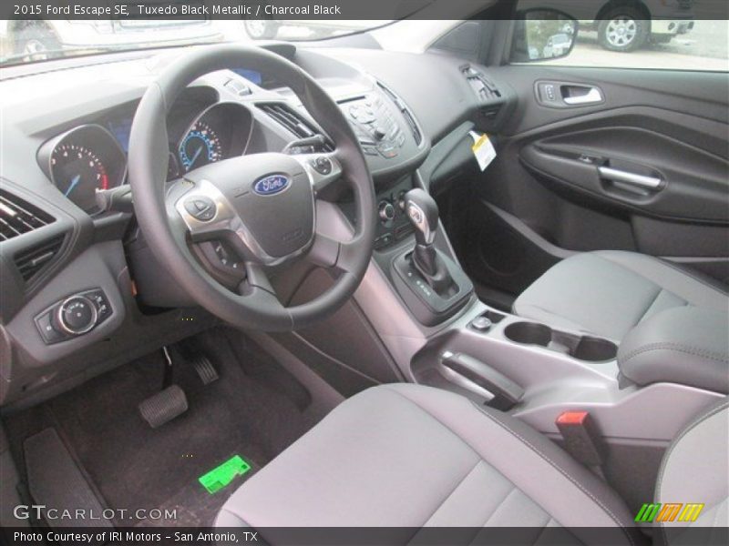 Tuxedo Black Metallic / Charcoal Black 2015 Ford Escape SE