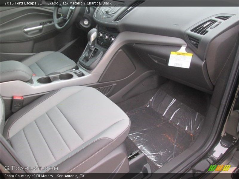 Tuxedo Black Metallic / Charcoal Black 2015 Ford Escape SE