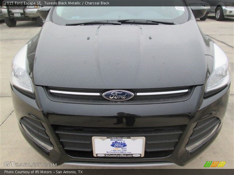 Tuxedo Black Metallic / Charcoal Black 2015 Ford Escape SE