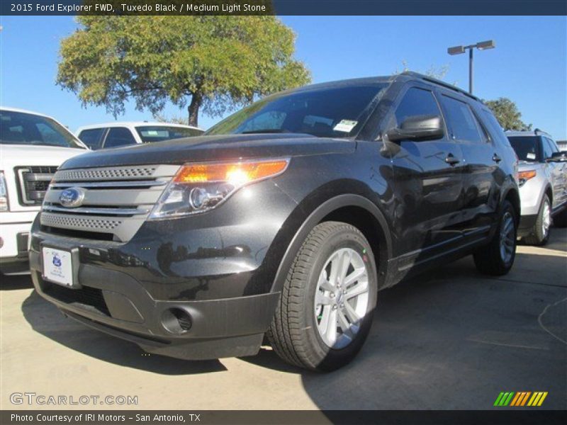 Tuxedo Black / Medium Light Stone 2015 Ford Explorer FWD