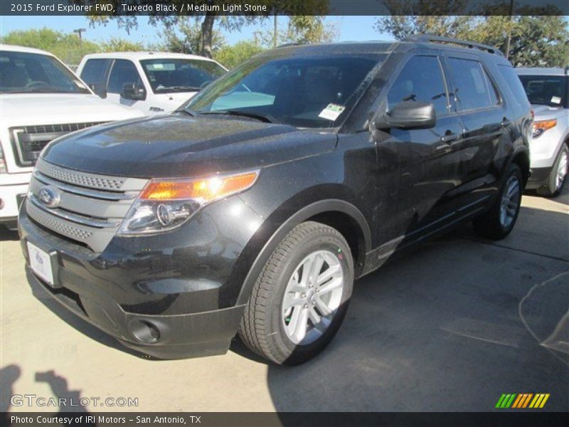 Tuxedo Black / Medium Light Stone 2015 Ford Explorer FWD