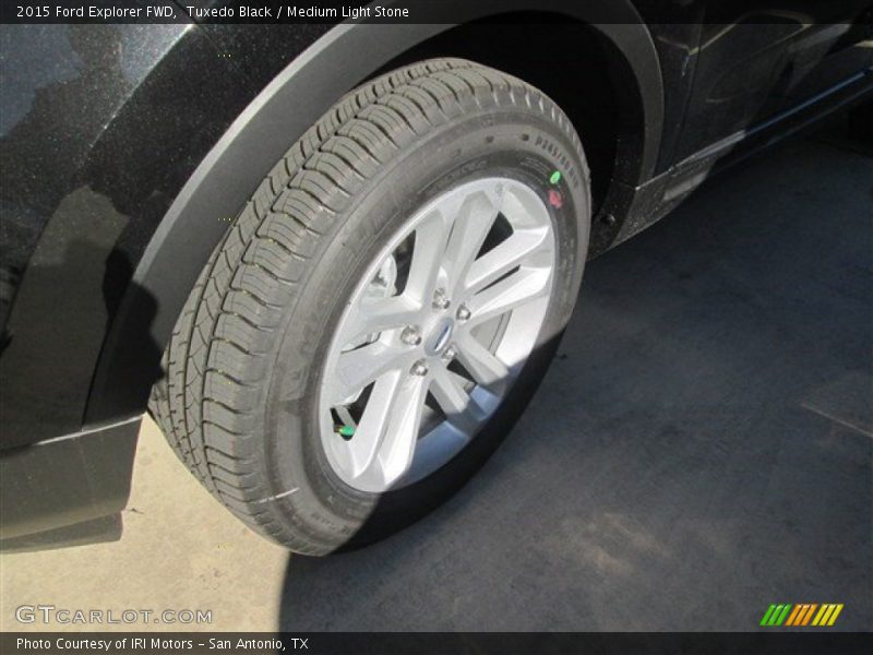 Tuxedo Black / Medium Light Stone 2015 Ford Explorer FWD