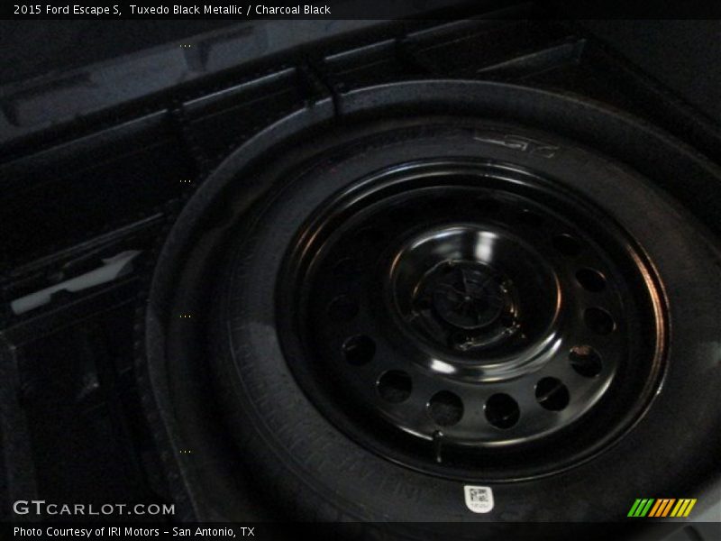 Tuxedo Black Metallic / Charcoal Black 2015 Ford Escape S