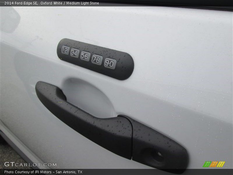 Oxford White / Medium Light Stone 2014 Ford Edge SE