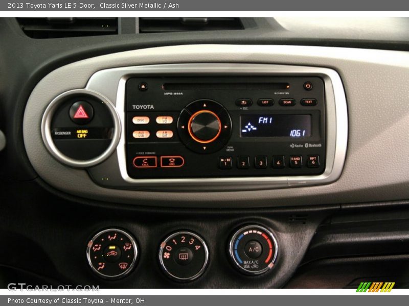 Classic Silver Metallic / Ash 2013 Toyota Yaris LE 5 Door