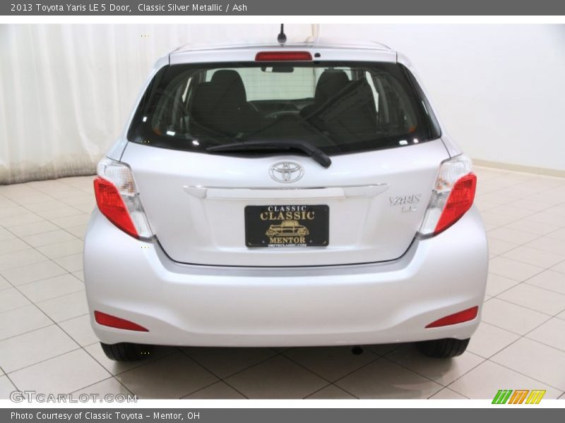 Classic Silver Metallic / Ash 2013 Toyota Yaris LE 5 Door