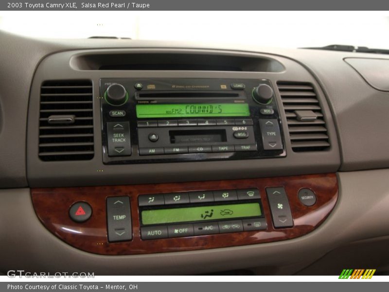 Controls of 2003 Camry XLE