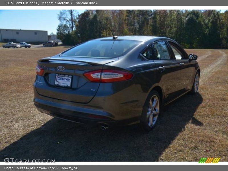 Magnetic Metallic / Charcoal Black 2015 Ford Fusion SE