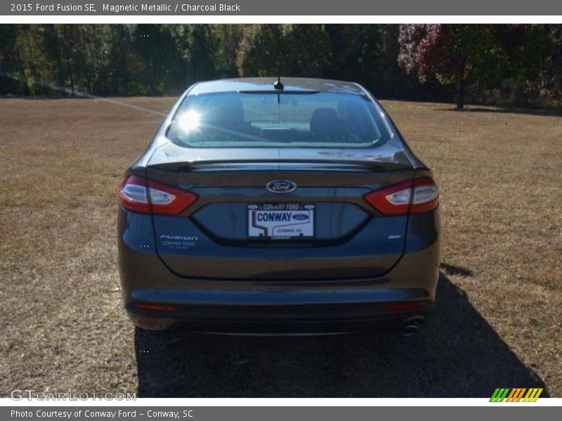 Magnetic Metallic / Charcoal Black 2015 Ford Fusion SE
