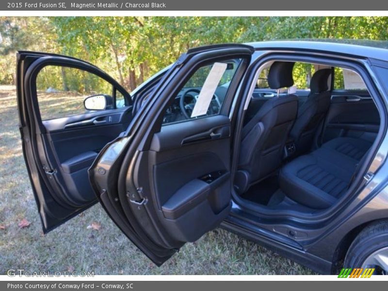 Magnetic Metallic / Charcoal Black 2015 Ford Fusion SE