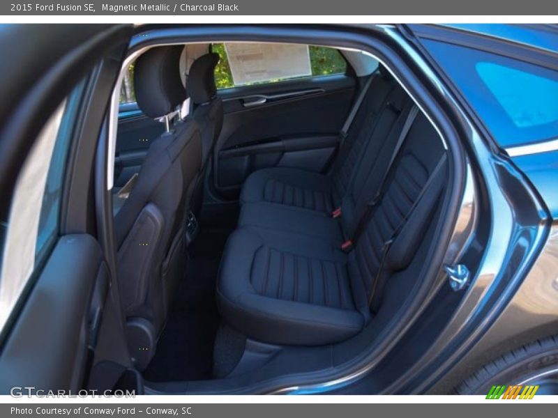 Magnetic Metallic / Charcoal Black 2015 Ford Fusion SE