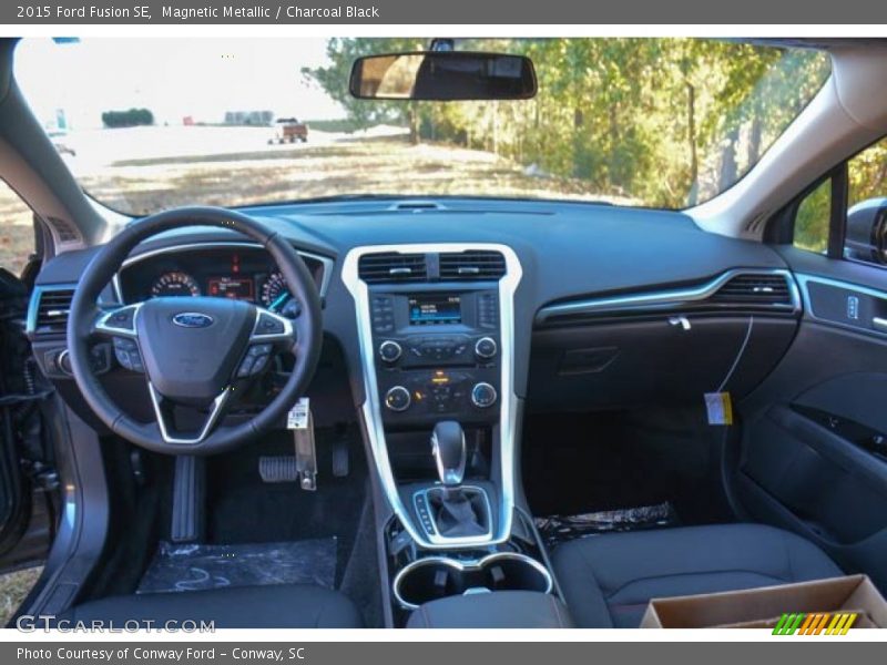 Magnetic Metallic / Charcoal Black 2015 Ford Fusion SE