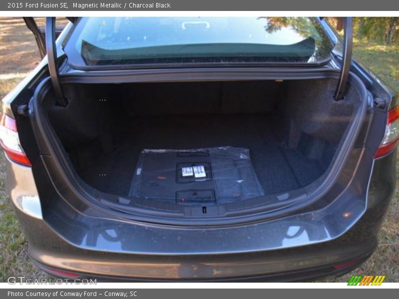 Magnetic Metallic / Charcoal Black 2015 Ford Fusion SE