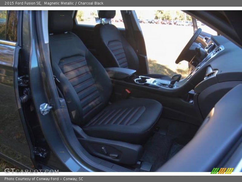 Magnetic Metallic / Charcoal Black 2015 Ford Fusion SE