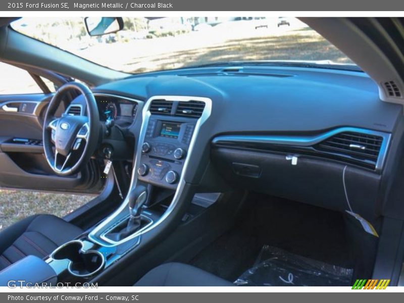 Magnetic Metallic / Charcoal Black 2015 Ford Fusion SE