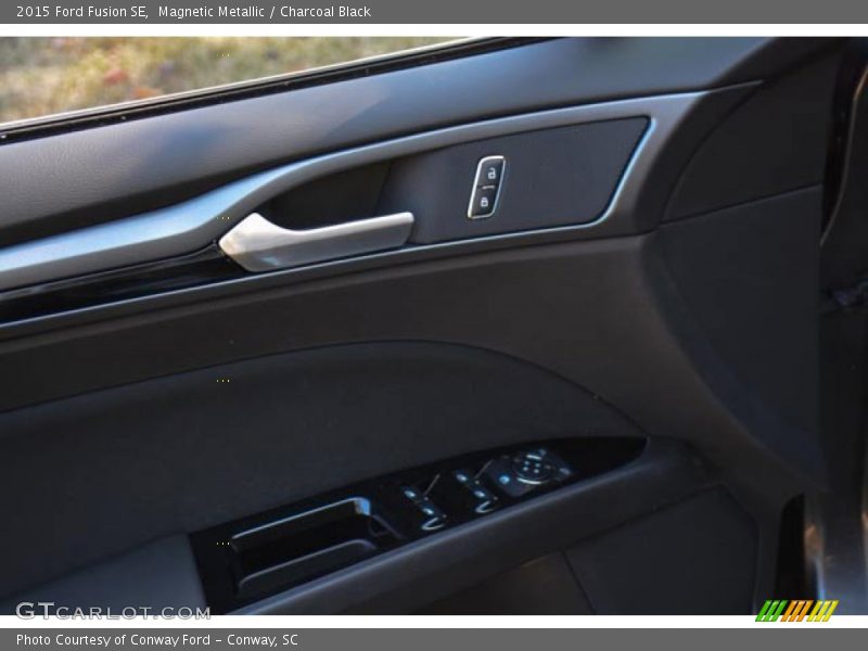 Magnetic Metallic / Charcoal Black 2015 Ford Fusion SE