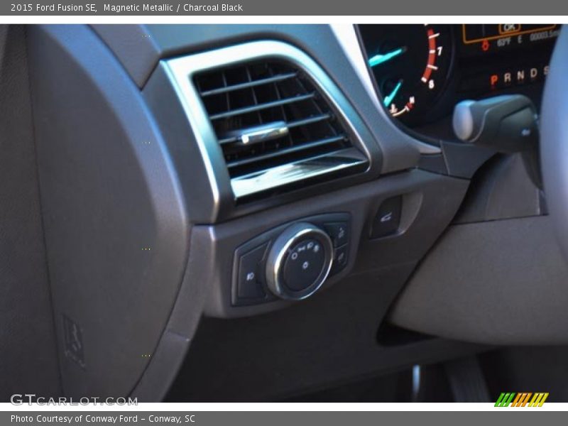 Magnetic Metallic / Charcoal Black 2015 Ford Fusion SE