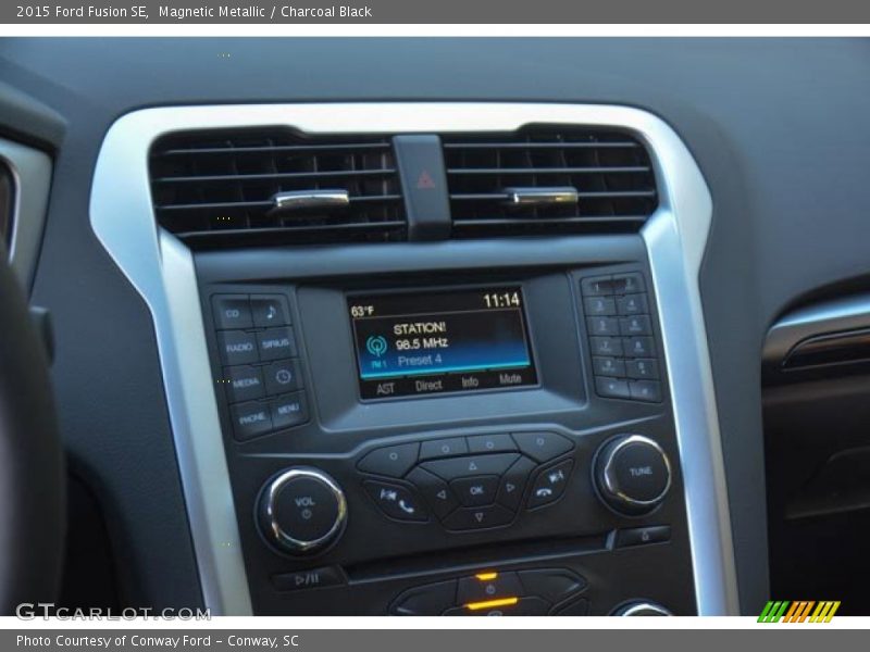 Magnetic Metallic / Charcoal Black 2015 Ford Fusion SE