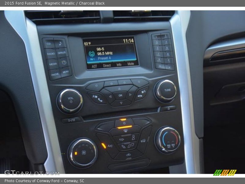 Magnetic Metallic / Charcoal Black 2015 Ford Fusion SE
