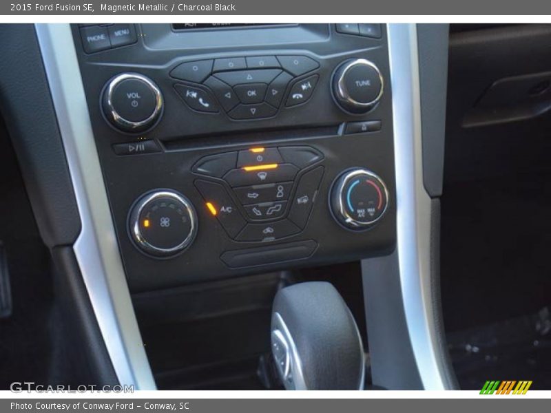 Magnetic Metallic / Charcoal Black 2015 Ford Fusion SE