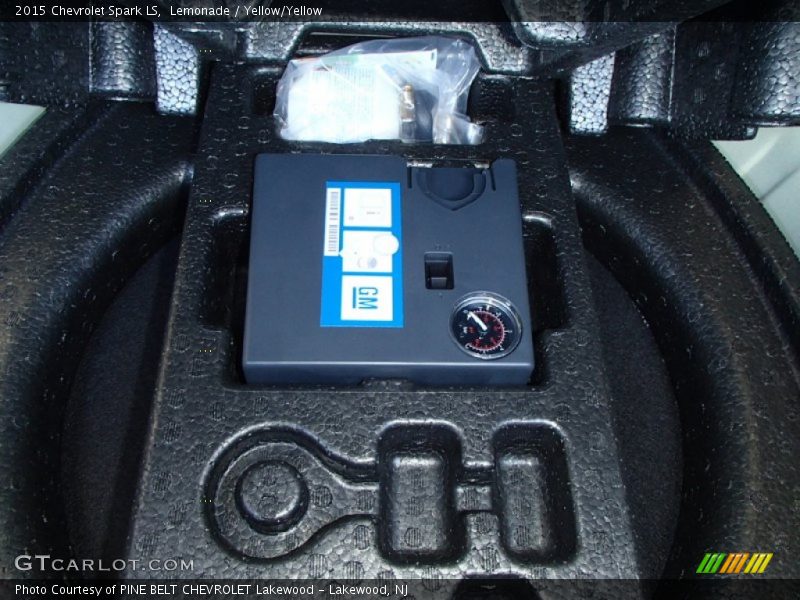 Lemonade / Yellow/Yellow 2015 Chevrolet Spark LS