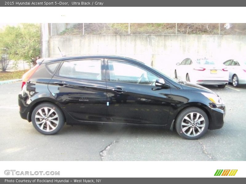  2015 Accent Sport 5-Door Ultra Black