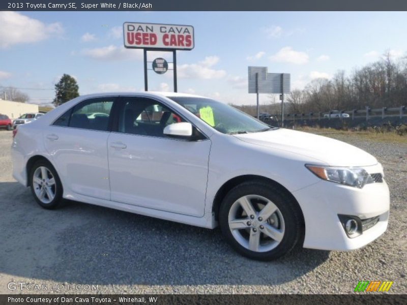 Super White / Black/Ash 2013 Toyota Camry SE