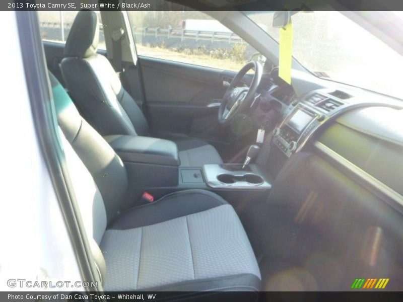 Super White / Black/Ash 2013 Toyota Camry SE