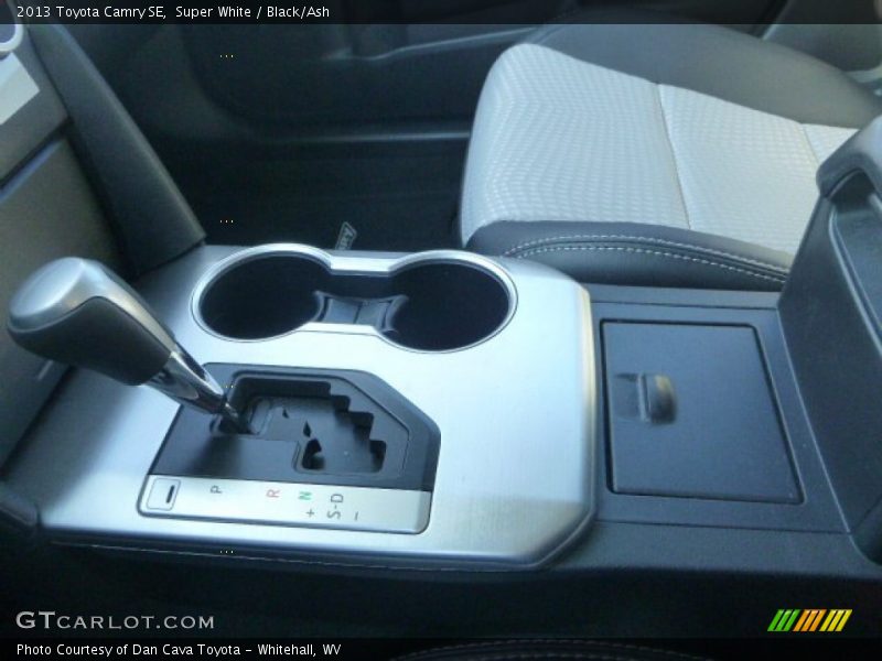Super White / Black/Ash 2013 Toyota Camry SE