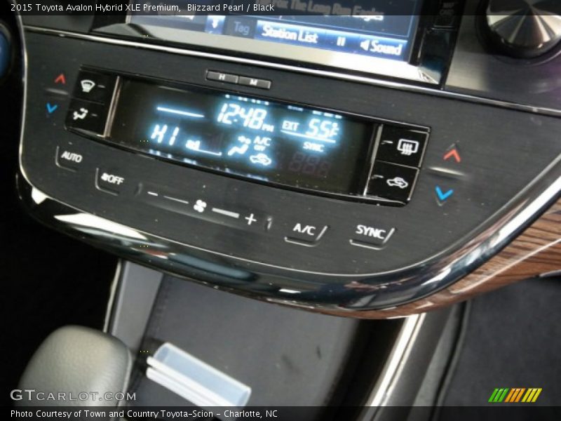 Blizzard Pearl / Black 2015 Toyota Avalon Hybrid XLE Premium