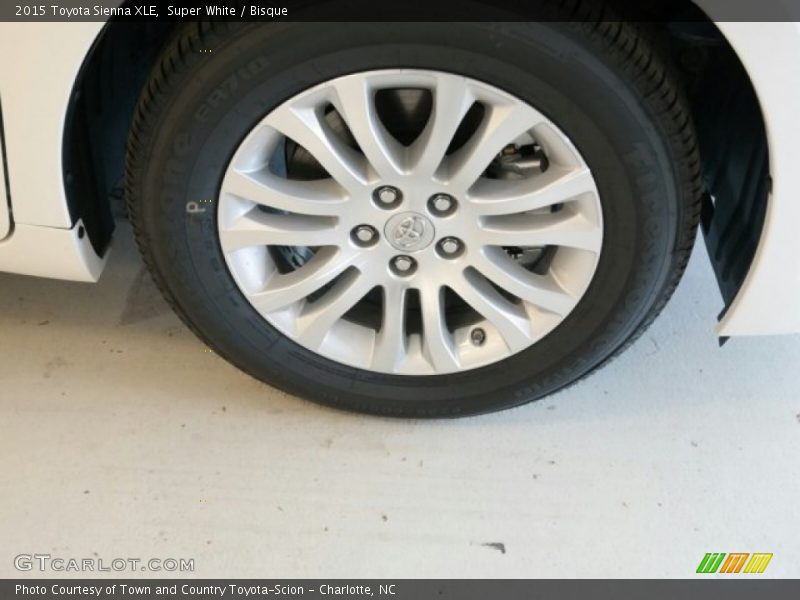 Super White / Bisque 2015 Toyota Sienna XLE