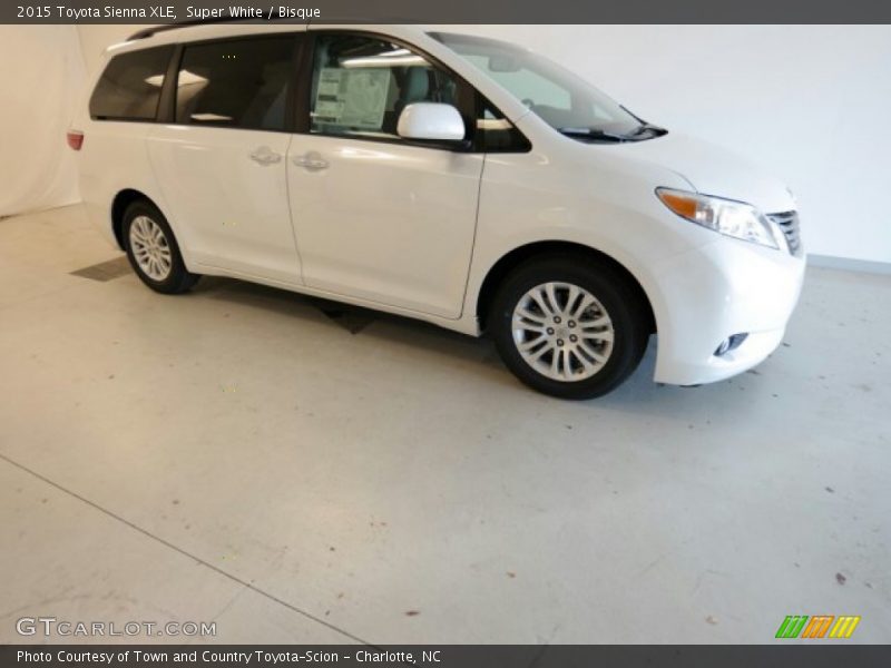 Super White / Bisque 2015 Toyota Sienna XLE