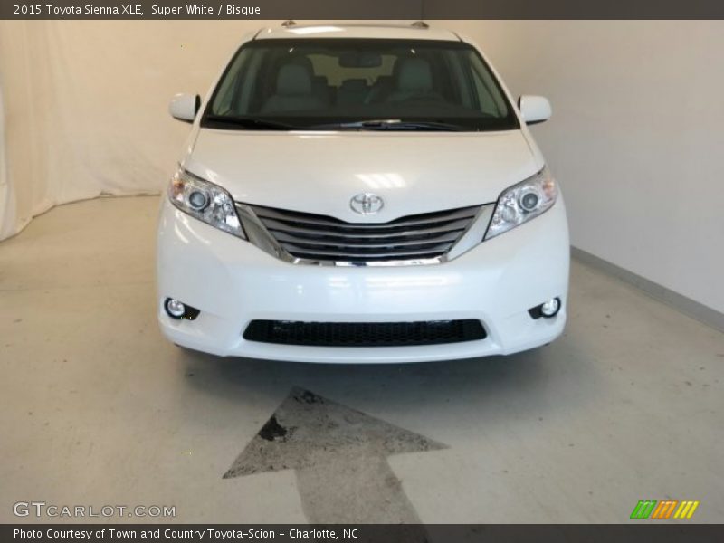 Super White / Bisque 2015 Toyota Sienna XLE